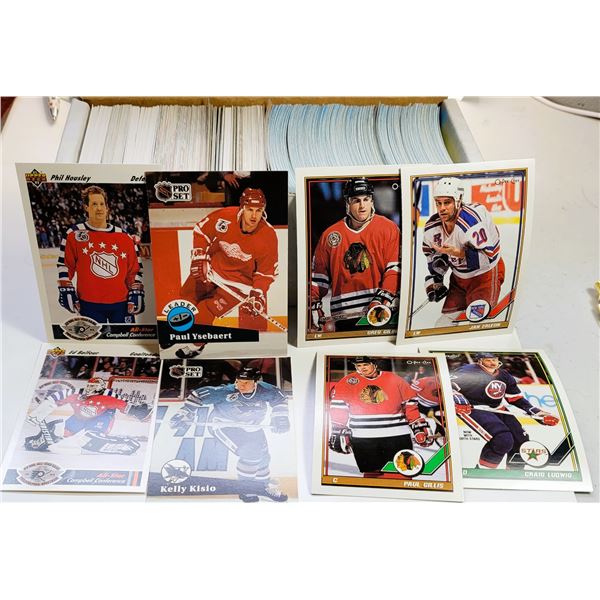 8)  LOT OF 200+ HOCKEY TRADING CARDS, APPROX 1/2 A