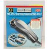 Image 1 : PRO-STYLE CLIPPERS WITH 8PC ACCESSORY KIT