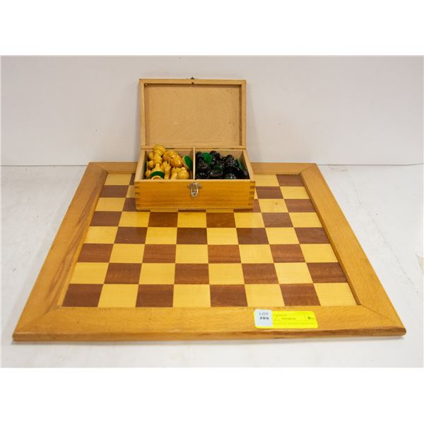 VINTAGE SOLID WOOD CHESS SET