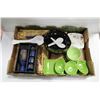 Image 1 : BOX WITH ASIAN THEMED PRODUCTS INCL.