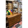 Image 1 : 9 DRAWER DRESSER WITH MIRROR
