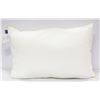 Image 1 : NEW QUEEN SIZE SOFT AND FLUFFY PILLOW