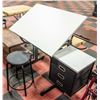 Image 5 : NEWLY ASSEMBLED SOGES DRAFTING/ARTS&CRAFTS TABLE