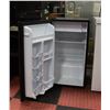 Image 2 : DANBY BLACK MINI FRIDGE