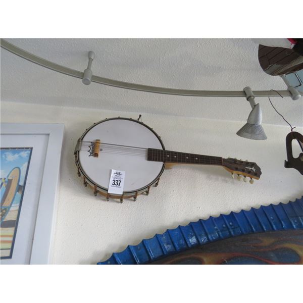 Small Banjo w/Case