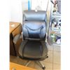 Image 1 : 3-Leather Office Chairs - 3  X $