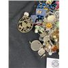 Image 4 : Bag Lot of Vintage Collectible Ladies Costume Jewellery