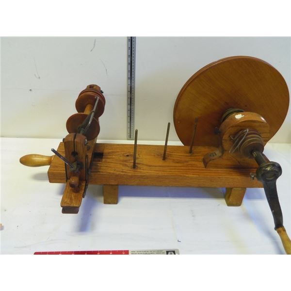 Vintage Table Top Spinning Wheel