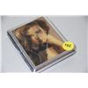 Image 1 : Pin-up cigarette hologram case