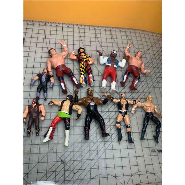 LOT OF VINTAGE WRESTLING TOY FIGURINES