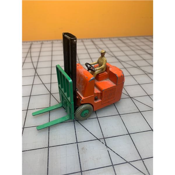 VINTAGE DINKY TOYS FORKLIFT TOY