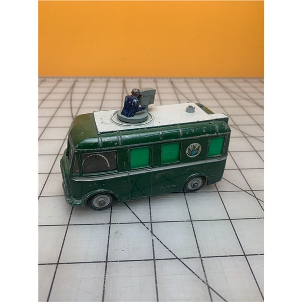 VINTAGE DINKY TOYS RV ROVING EYE TV VAN TOY