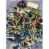 Image 1 : LARGE LOT OF VINTAGE CONSTRUX TOYS