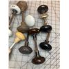 Image 3 : LOT OF ANTIQUE DOOR KNOBS