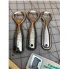 Image 2 : VINTAGE ADVERTISING BOTTLE OPENERS CARLINGS LABATTS 7UP