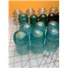 Image 2 : ANTIQUE LOT OF INSULATORS CLEAN