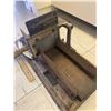 Image 2 : ANTIQUE GOLDENLOAF CHEESE CUTTER