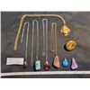 Image 1 : Stone necklaces and pin