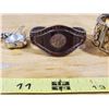 Image 3 : 3 WATCHES & NOVEL