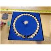 Image 3 : JEWELRY & AVON NECKLACE