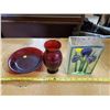 Image 1 : 2 RED GLASS PIECES & GLASS VASE