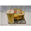 Image 5 : Vintage Toy Car Garage - Fisher Price