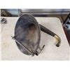 Image 2 : GRAMOPHONE HORN - UNKNOWN MODEL & TURNTABLE WITH CRANK GEAR