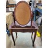 Image 4 : Makeup table & mirror, wood - needs refinishing