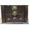 Image 3 : Retro Antique Looking Radio am/fm Wooden Classic (working)