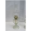 Image 5 : 2 Medium Clear Oil Lamps