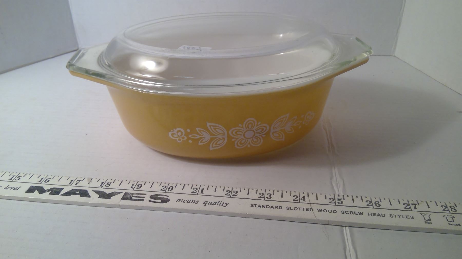 Vintage Pyrex 043 Oval Casserole Dish with Lid - 1.5 Qt Butterfly Gold