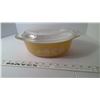 Image 1 : Vintage Pyrex 043 Oval Casserole Dish with Lid - 1.5 Qt Butterfly Gold