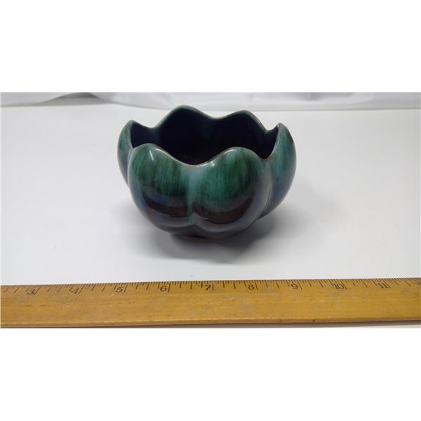 Blue Mountain Pottery Green and Brown Bowl Décor