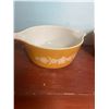 Image 2 : 2 - Pyrex Bowls 8.5in. Each