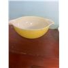 Image 2 : 2 - Pyrex Bowls 8.5in. Each