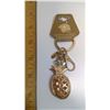 Image 2 : Gold Coloured Dole Plantation Pineapple Keychain - Hawaii