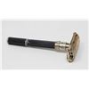 Image 1 : 1950S BLACK BEAUTY ADJUSTABLE RAZOR
