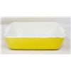 Image 1 : VINTAGE YELLOW PYREX BAKING DISH