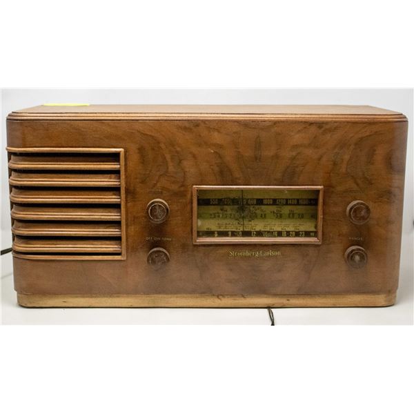 1930S WOODEN TABLE TOP RADIO WORKING