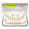 Image 1 : VINTAGE RHINESTONE COSTUME JEWELRY