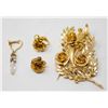 Image 1 : GOLD TONE LEAF PENDANT WITH EARRINGS