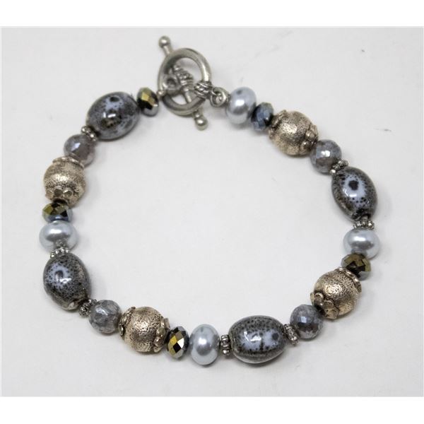 BLACK AND SILVER BEADED BRACELET