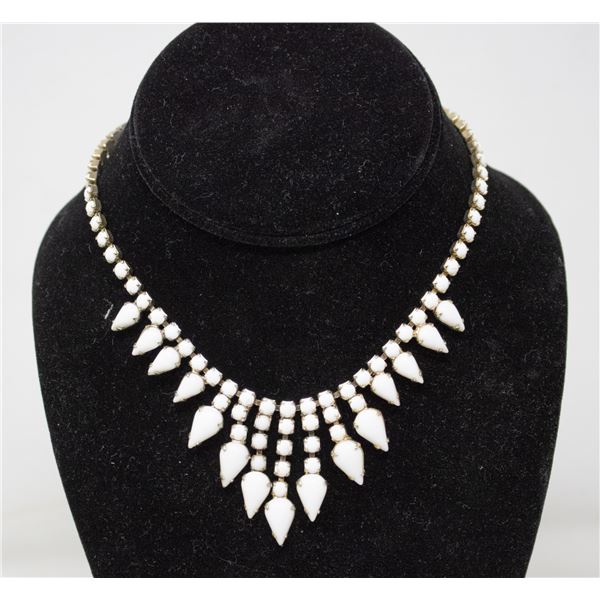 WHITE INSET COSTUME JEWELRY NECKLACE