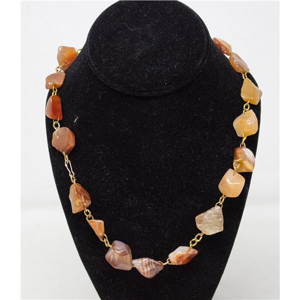 AMBER COLOURED STONE NECKLACE W GOLD