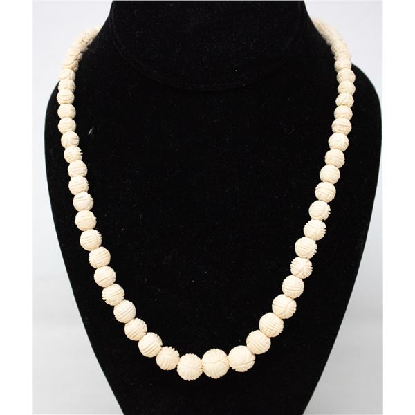 ORNATE BEADED WHITE NECKLACE