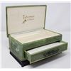 Image 2 : VINTAGE GREEN PLASTIC SWIRL JEWELRY BOX