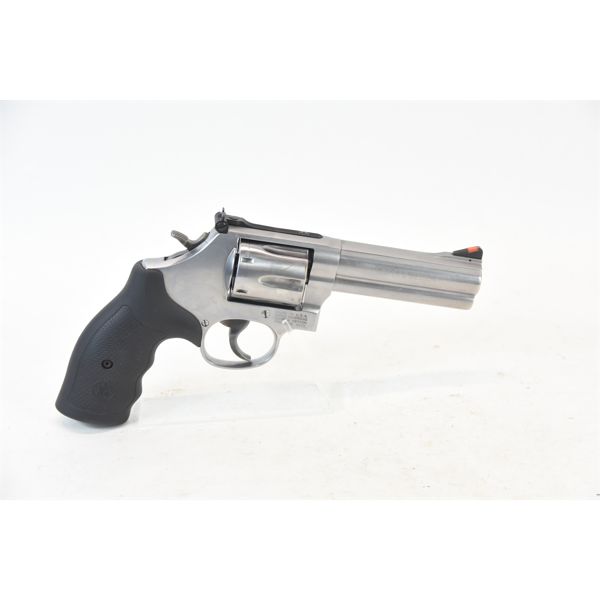 Smith & Wesson 686 Revolver