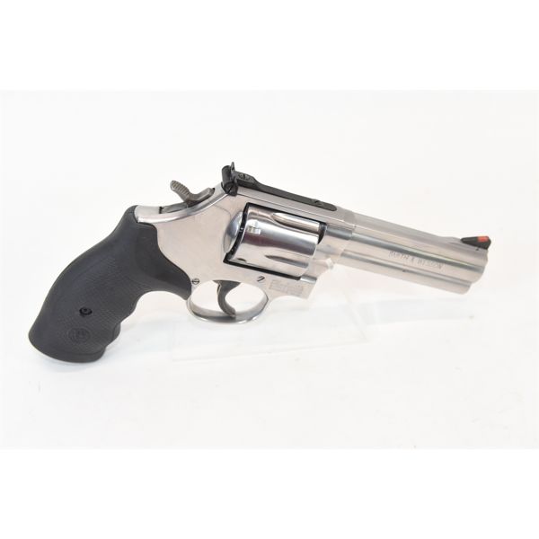 Smith & Wesson Model 686-6 Revolver