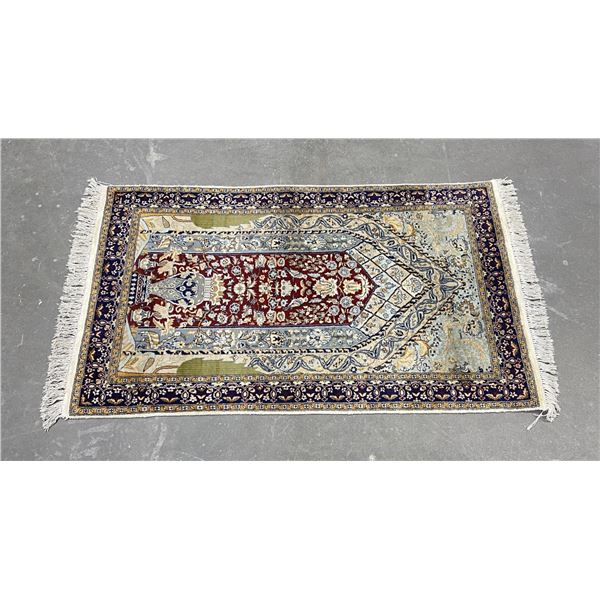 Superb Persian Oriental Prayer Rug Iran