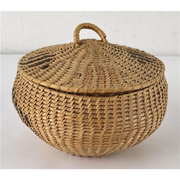 Lidded Washoe Indian Basket